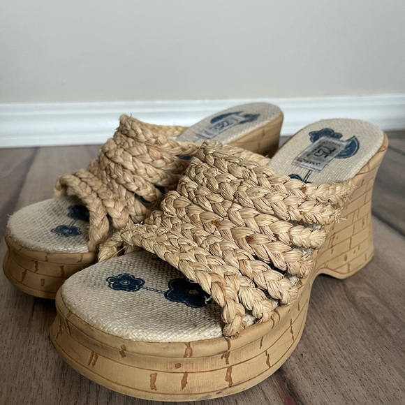 VINTAGE WICKER PLATFORM SANDALS - Picture 2 of 3